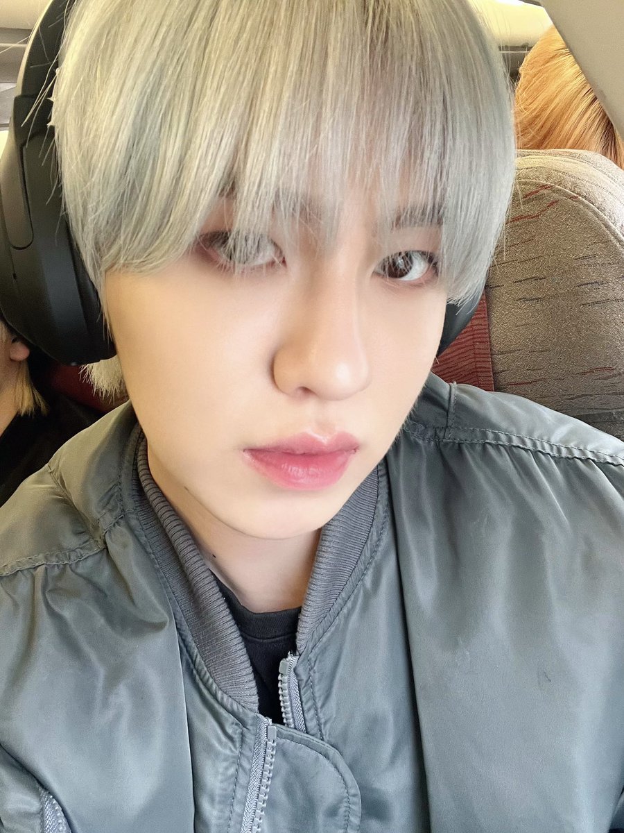 [#에이든]

비행기에서2✈️

#EPEX #이펙스 #AYDEN #에이든