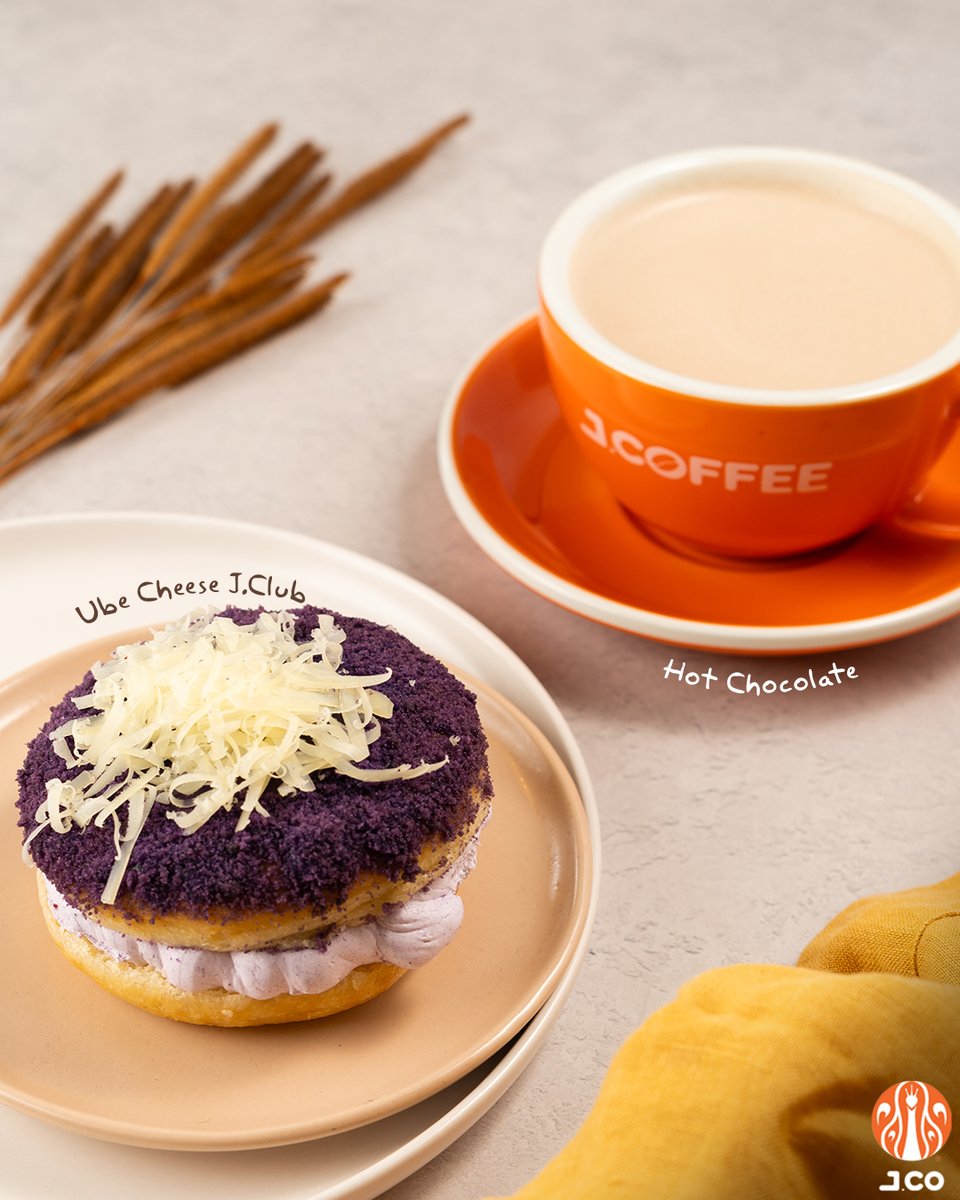 JcoPHtweets's tweet photo. Warm & cozy in full color. 🍂🍩🥰
Fall in love with sweetness with the perfect #JCOmbination of #UbeCheese and Hot Chocolate.
#ILoveJCO https://t.co/yVKZ6WADGY