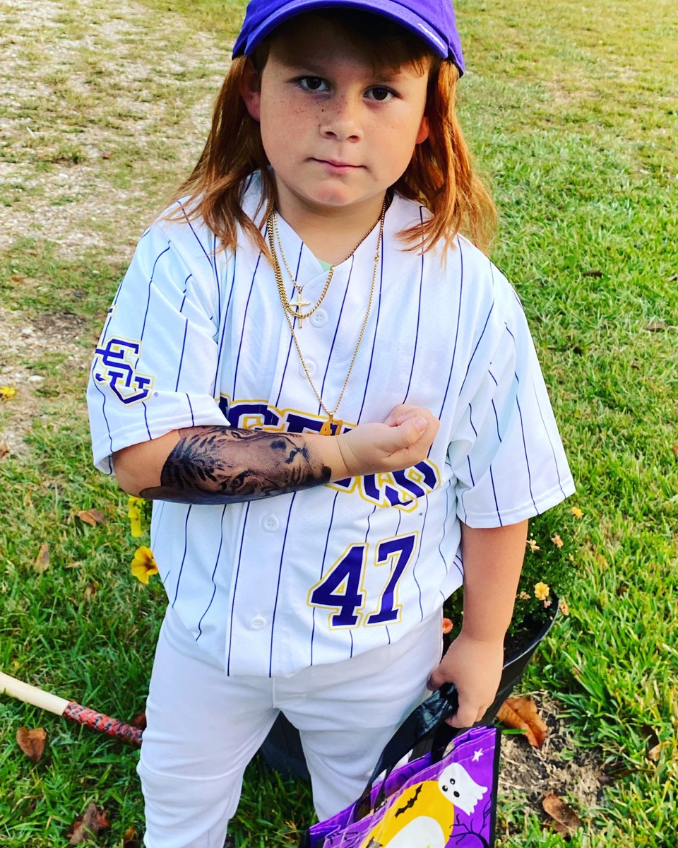 Lil’ Tommy Tanks Easton Hennerichs is ready for Halloween! @LSUbaseball @tommywhite44 #LSU