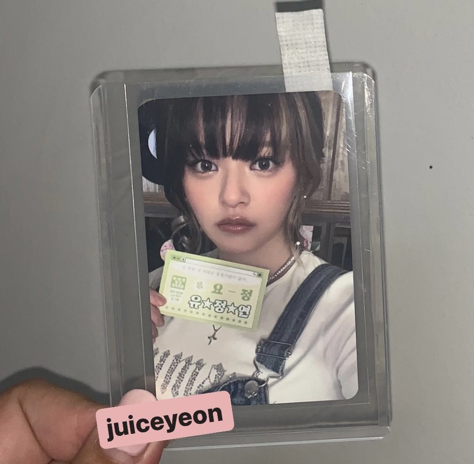 FINALLY HAVE THE TWICE RECORDS OFFLINE BENEFIT JEONGYEON PC 😭 it’s so pretty wtf she really looks like a bratz doll here 😭