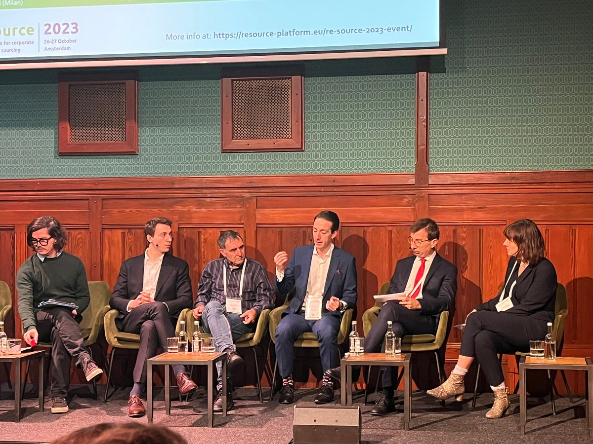 Decarbonising transportation is crucial for a greener future. 🚍'Prioritizing emission reduction is a must. Conversations with grid owners are the way forward. Collaboration is key!' says Oier Gorosabel - #Stockholm Regional Authority at #RESource2023. 🌏 #Sustainability