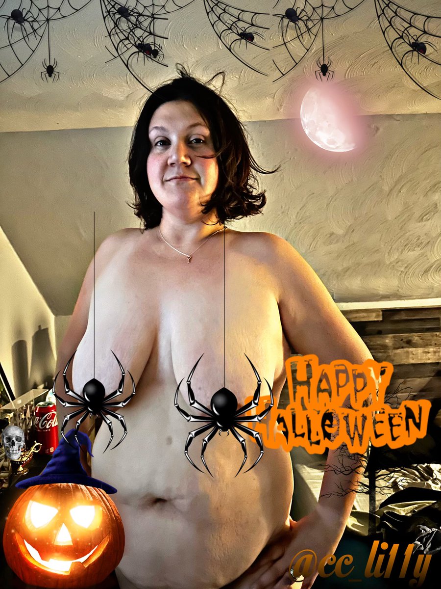 Cc_Li11y's tweet photo. Feeling spooky?👻🎃
Follow the link in my profile for full shower fun! https://t.co/hpdcE00EpA