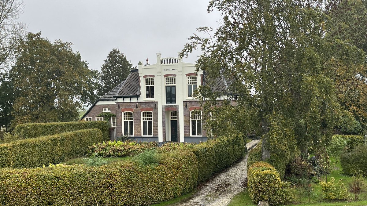 mveldhuis76's tweet photo. Weer een fijn “bestuurlijk” overleg gehad met Elle de Hullu en Roel Gorter de Vries van de @Sprengenbeken. In het prachtige veluwse dorp #Veessen😍Ik geniet altijd nog met volle teugen van mijn leef/#werkomgeving🌳💦🏡 #sprengen #beken #Veluwe @ValleienVeluwe https://t.co/muyeSAK10y