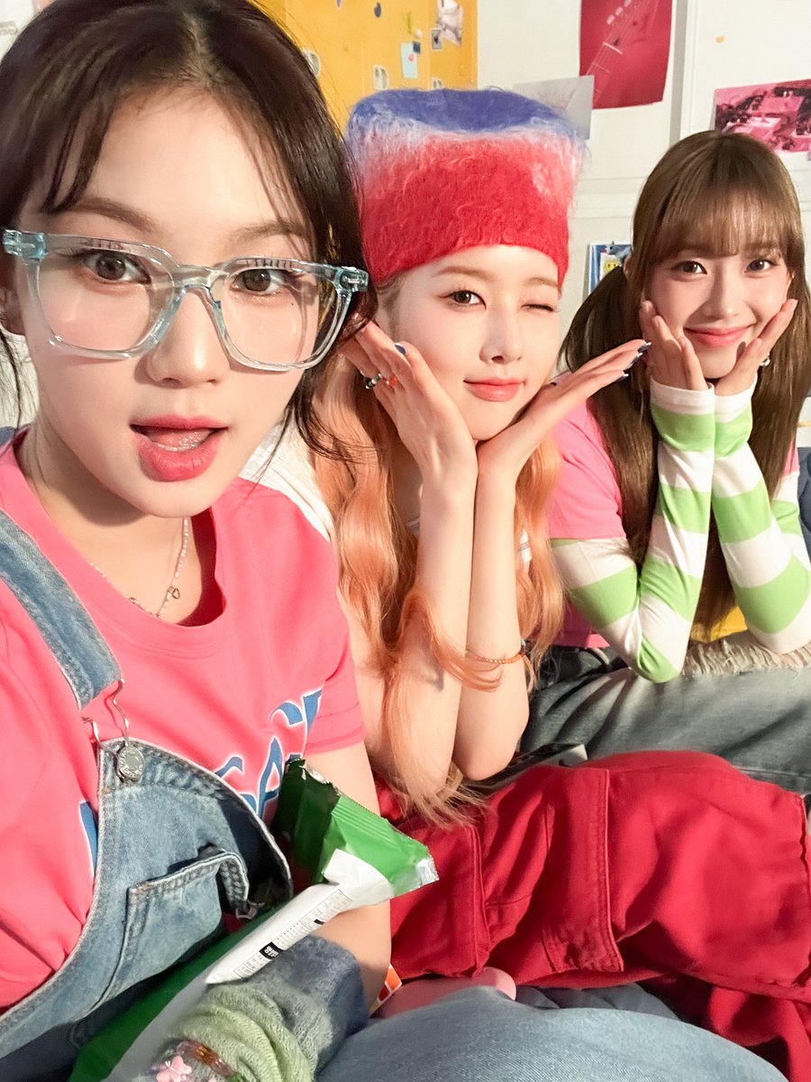 STAYC(스테이씨) tweet media