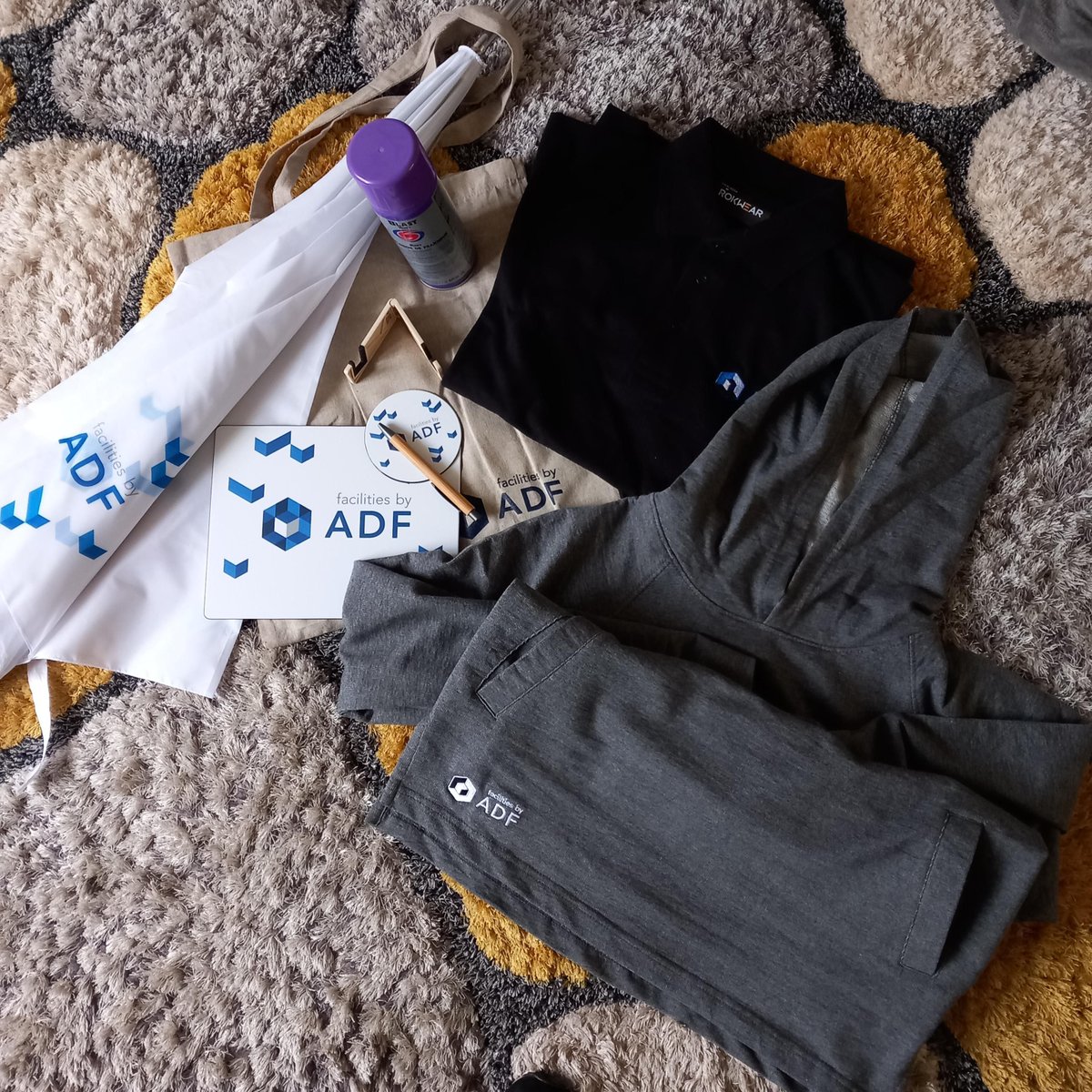 🎁 Vicki came back with some awesome gifts after a site visit over at Facilities at ADF! Earlier this week we carried out a health and safety audit for Facilities at ADF 😊 keep an eye out for more site visit snaps 📸 #healthandsafety #onsite #teamwork
