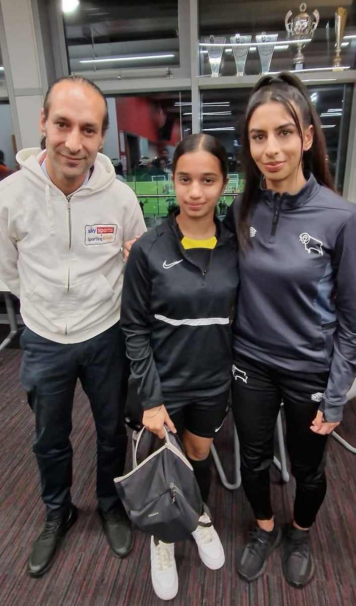 DevTrehan's tweet photo. @Bhamberss @DCFCWomen Brilliant to see you as always, great little reunion 🦁⚽️ https://t.co/BPS5vjGN8i