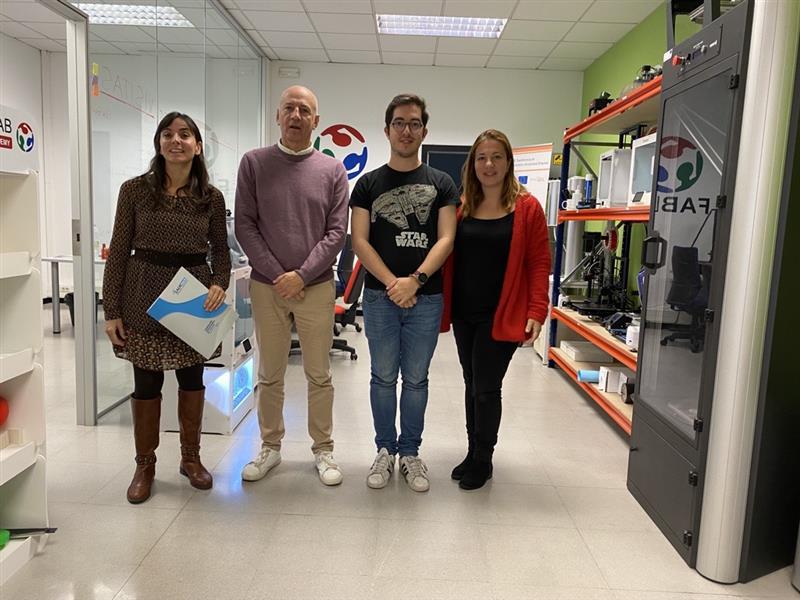 Fundacion_UVa's tweet photo. El #FablabUVa ha recibido la visita de Jesús Ortiz, responsable de @fpsafavall y hemos estudiado las posibles líneas de colaboración.
https://t.co/oEaXRxH6a8 https://t.co/Ba41BYUs7d