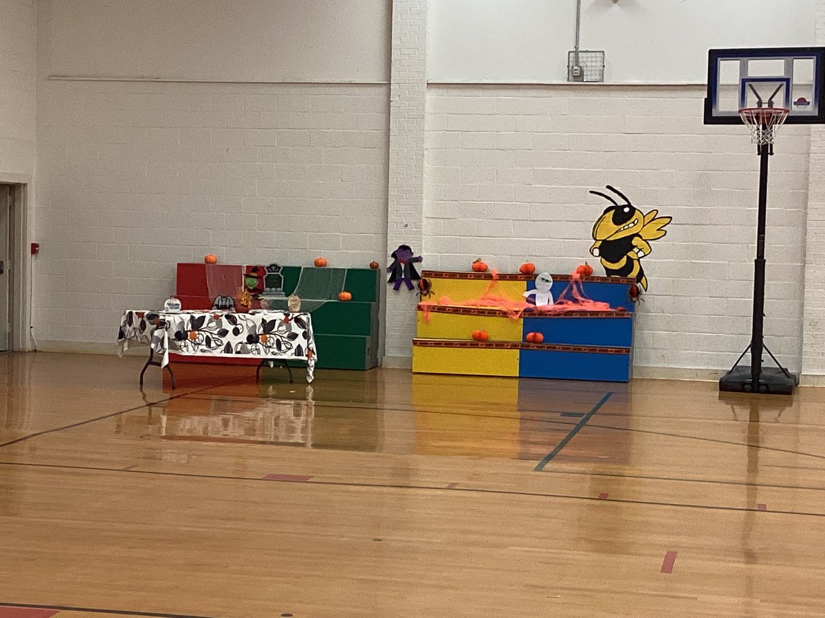 pecoachyoung's tweet photo. Going to be a great Fall Festival at Landis Elementary today https://t.co/joMOnr8de9