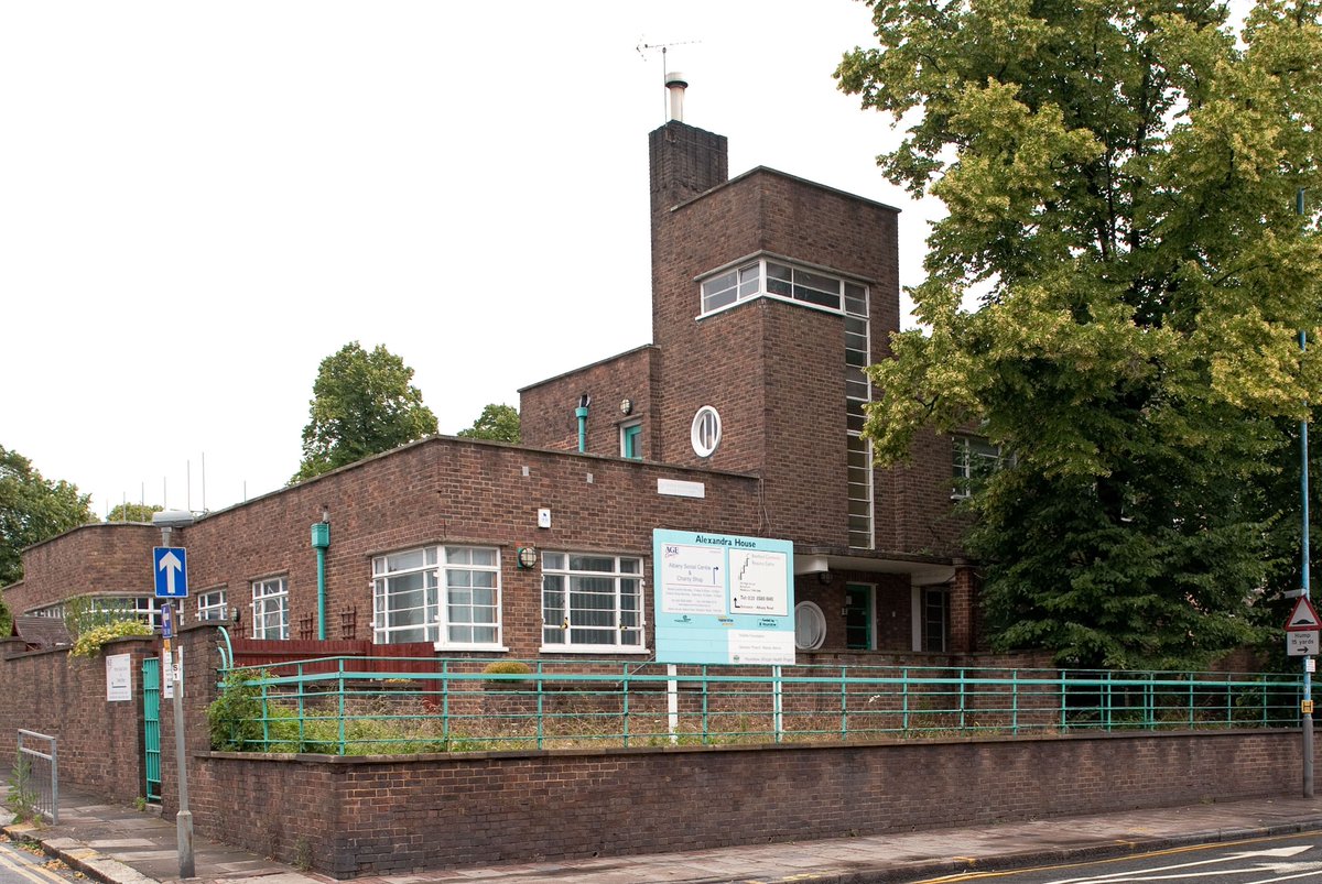 Brentford Health Centre, Hounslow

1938

L.A. Cooper and K.P. Goble 

buff.ly/3Qc5yYM