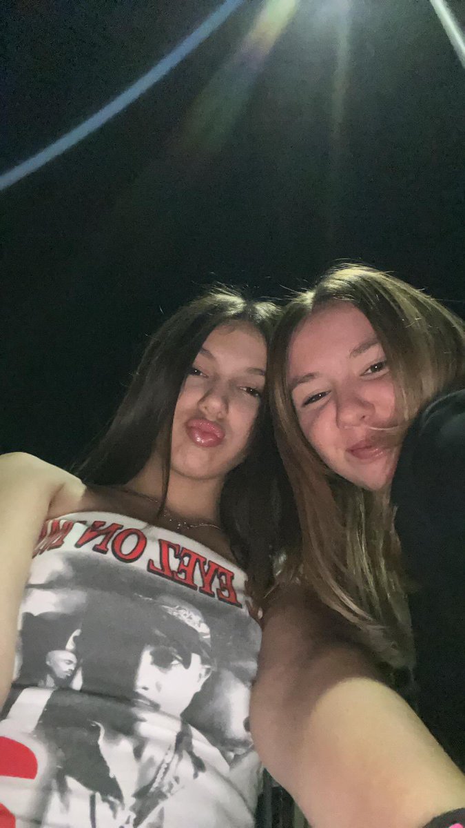 alicedabra's tweet photo. l’unica per sempre 
@gaiaaabarbieri https://t.co/TOSGdGWfrl