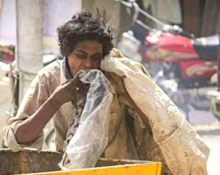 Irumwarraichh's tweet image. سب ایک جملے میں اپنے ملک کی ترجمانی کرتے ہیں 
میرا 
پاکستان ایک آزاد ملک ملک ہے💔 🫤
#LetsStart 
@javerias