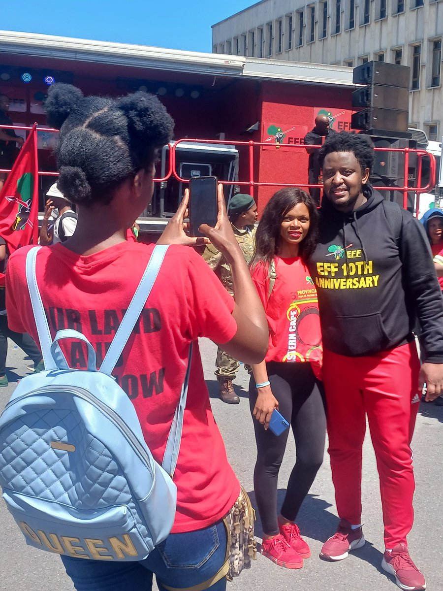 NkatekoEnigma's tweet photo. #EFFRedFriday https://t.co/P7UfBdVztT