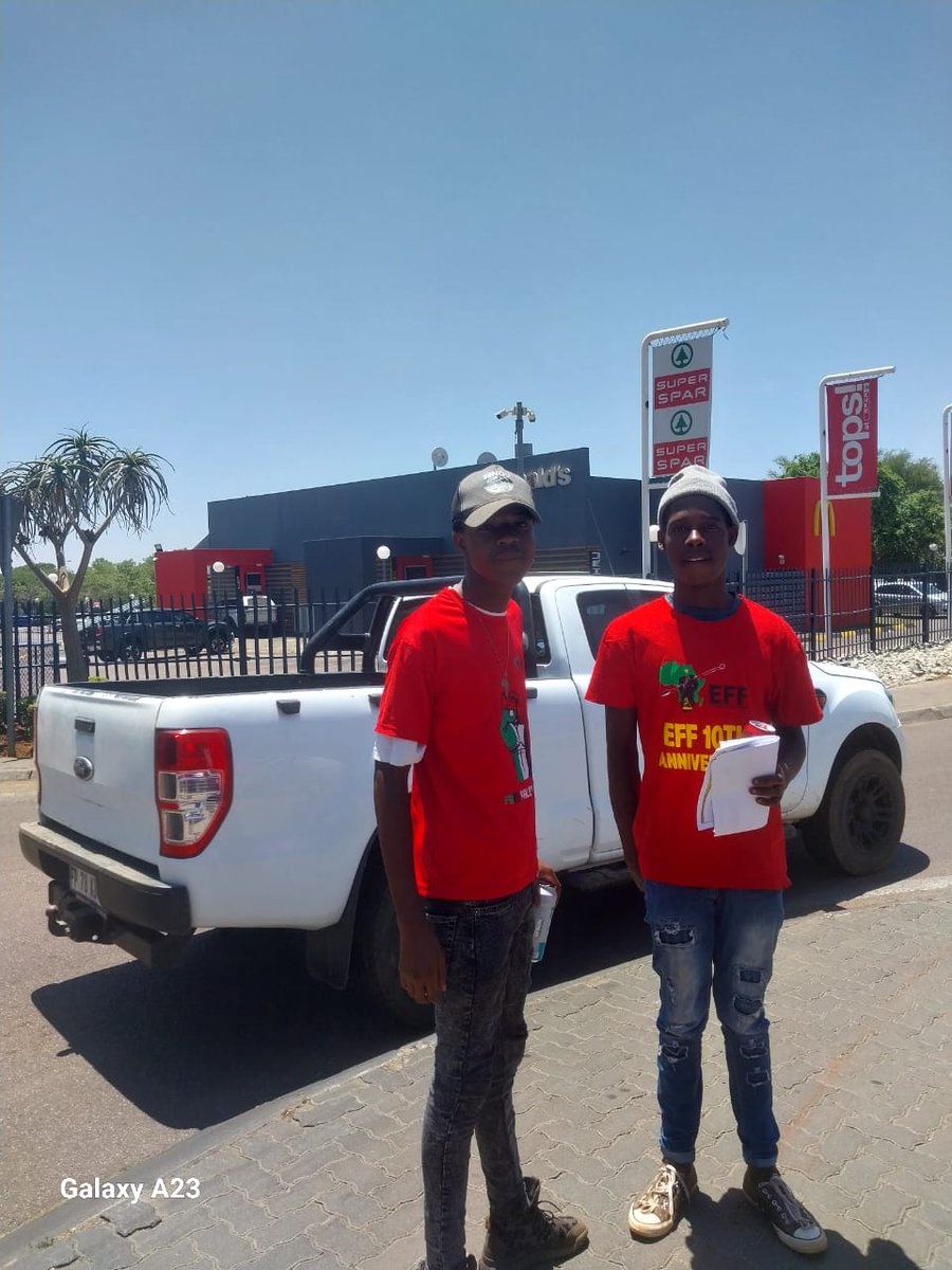 NevilleMakopo's tweet photo. #EFFRedFriday #RegisterToVoteEFF Wonderpark,Karenpark,Amandasig, Rosslyn...#SurburbToSurburb we working the ground. No amount of greeen/gold will deter us,Louis Luyt is shaken! #2024IsOur1994 Powered by ##EFFTshwaneMobilizationTeam @sindane3 @MTshwaku @shaun_dlanjwa @TshwaneEff https://t.co/4F7TzJit09
