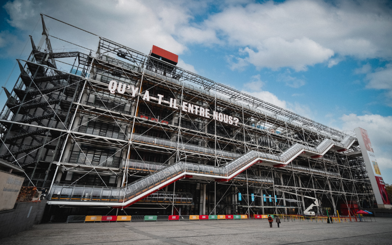 Quotidiendelart's tweet photo. 📢 Le programme de The Art Market Day dévoilé ! #3

🗣 Comment une galerie construit la carrière de ses artistes : une conversation entre @ThaddaeusRopac  &amp; Fabrice Bousteau.

📍 Rdv le 28/11 au @CentrePompidou 

👉 Pour plus d'informations : https://t.co/4z0NDtY0dJ https://t.co/75dBkE2Ela