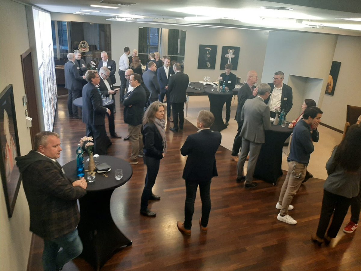 CZinDuesseldorf's tweet image. 🇨🇿@DuesseldorfGk uspořádal 26.10. spolu s @NRWGlobal_com, @IHKzuDortmund a @CzechTrade  za podpory @MPO_tweetuje v rámci @ed_mzvcr &quot;Odborný kulatý stůl při veletrhu #AplusA2023 &quot;safety at work&quot; v #duesseldorf&quot;. Naše téma: 🇨🇿a 🇩🇪 firmy mohou pomáhat při obnově 🇺🇦 společně!💪