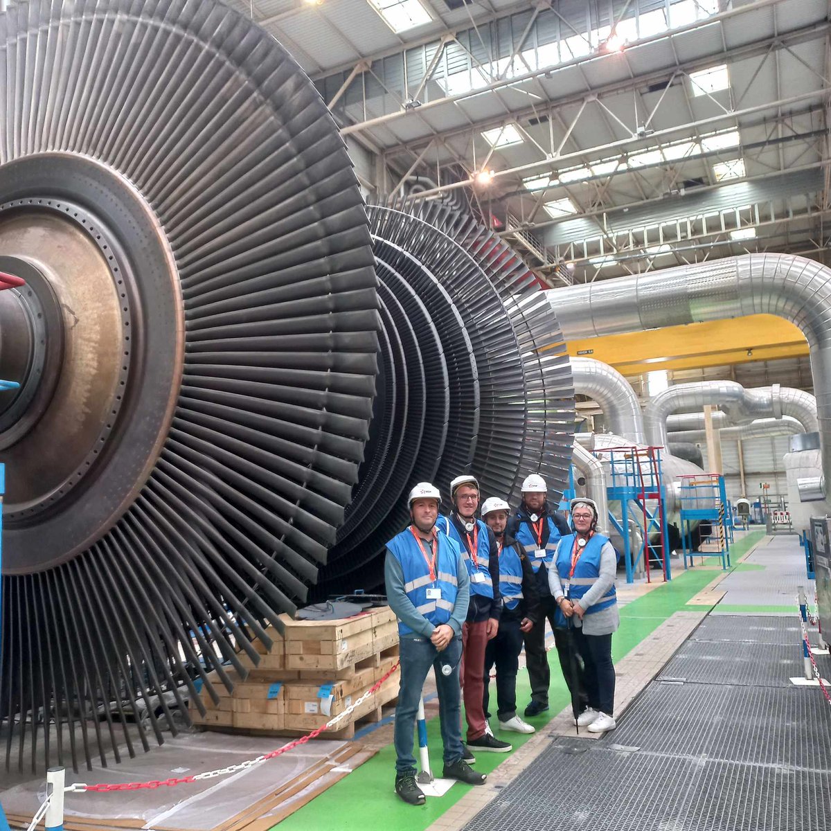 AcBordeaux's tweet photo. 💡La centrale @EDFBlayais a ouvert ses portes aux enseignants de #lycées professionnels de l’@acbordeaux pour une immersion en entreprise👨‍🔧
✅Découverte des métiers de l'#énergie
✅Visite de la centrale
✅Échanges sur les formations et compétences ciblées #recrutement #alternance https://t.co/buzOtUl4IX