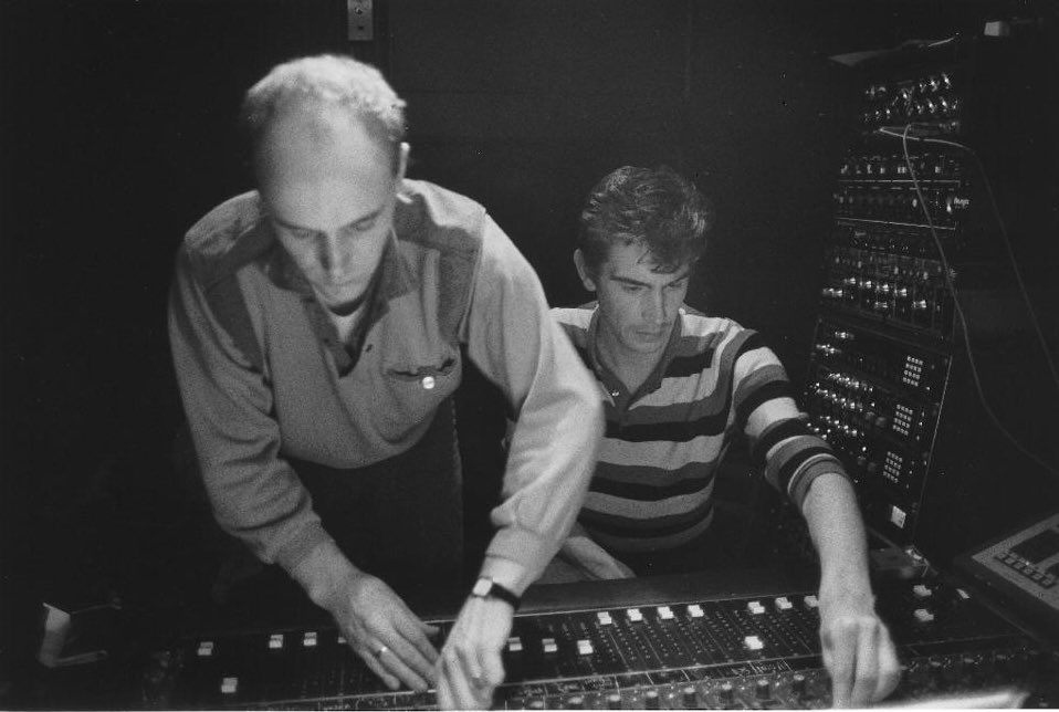 Celebrating the anniversary of Mark’s pioneering debut EP ‘Jerusalem’ ft. ‘Liberty City’

Released in Oct 1982 via On-U Sound

“Making this record w/ Mark was one of the most important creative involvements of my life” - Adrian Sherwood

Liberty City: youtube.com/watch?v=X4AvRz…