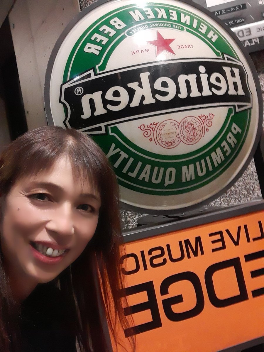 saso68257817's tweet photo. 今度はヒトやん六本木に出没?!👀
昨日saso・リーザが出演したオープンステージのライブハウス
#CLUBEDGE ❣️
なんと!明日はヒトやんのライブがありま〜す😆
みんなギロッポンに集合じゃ〜👍
#アラフォーアイドル輝けプロジェクト
#フォティプロ
#HITOYA https://t.co/01cQnmAsFO
