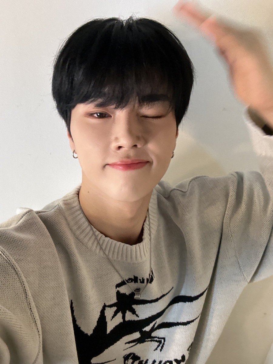 오늘도 수고한 아기 고양이를 쓰다듬어 주세요🫶

#정수 #Jungsu 
#뎡듀 #북북