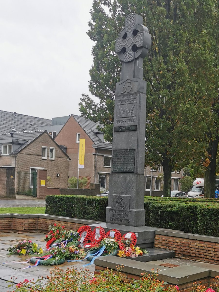 Ook in dit weer is een voorrecht om op #27okt in vrijheid stil te staan bij de bevrijding van <a href="/shertogenbosch/">'s-Hertogenbosch</a>. Mijn dank aan het comité en <a href="/StompDeFuik9DB/">Stichting Ouwestomp</a> voor de waardige herdenking!

#vrijheid #herdenken #raaddb