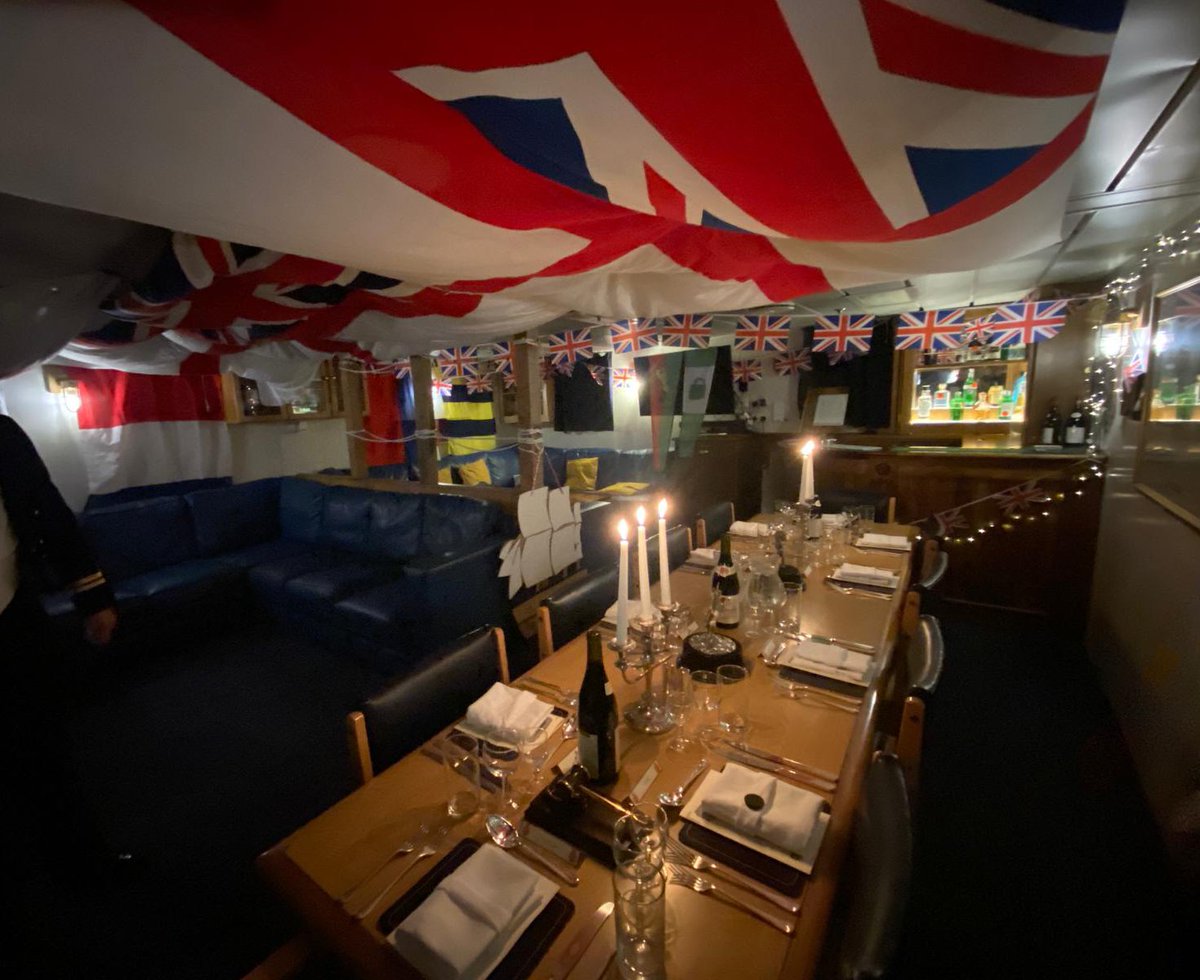 The Wardroom of HMS SEVERN recently held a #TrafalgarNight dinner onboard. The organisation of the evening spearheaded by the Gunnery Officer 1 and several Young Officers they did a amazing job. What do you think ?