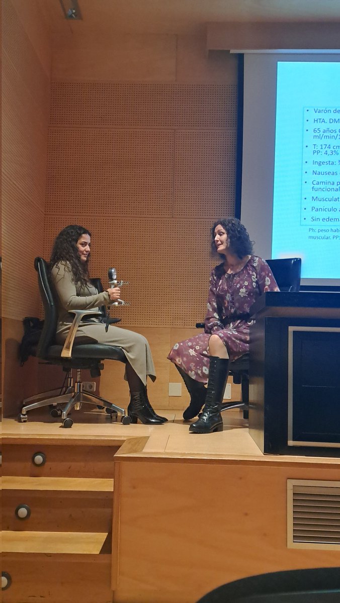 Iniciamos el Congreso con el interesante Taller de Nutrición en ERC. Contamos con la presencia de los responsables de la Unidad de Nutricion del CHUO, la  Dra. Teresa Fernández y el enfermero Óscar Domínguez. <a href="/NefroGalicia/">Sociedad Gallega de Nefrología - SGAN</a> #SGAN2023 #calculoproteico