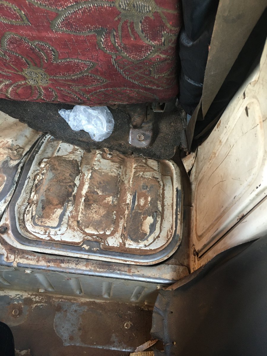 Robertkat20's tweet photo. @TonyNatif Not forgetting our badly neglected public transport. #Matatus https://t.co/OiXPuqX1F6