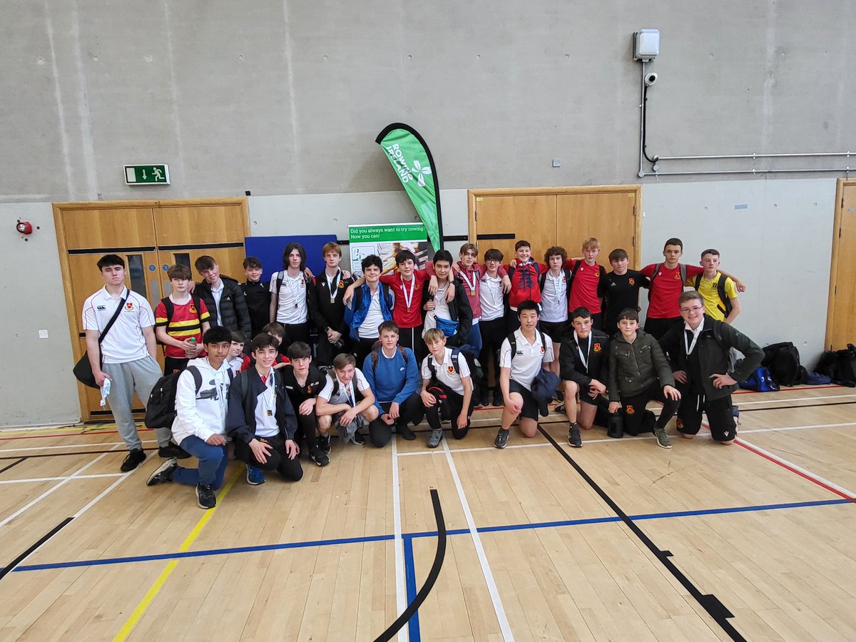 CBCMonkstownpk's tweet photo. CBC came away with silver in a very competitive 2nd/3rd year race at the 2023 #Blitzit in Trinity. Another great event by @get_rowing! https://t.co/XtU9aQArp3
