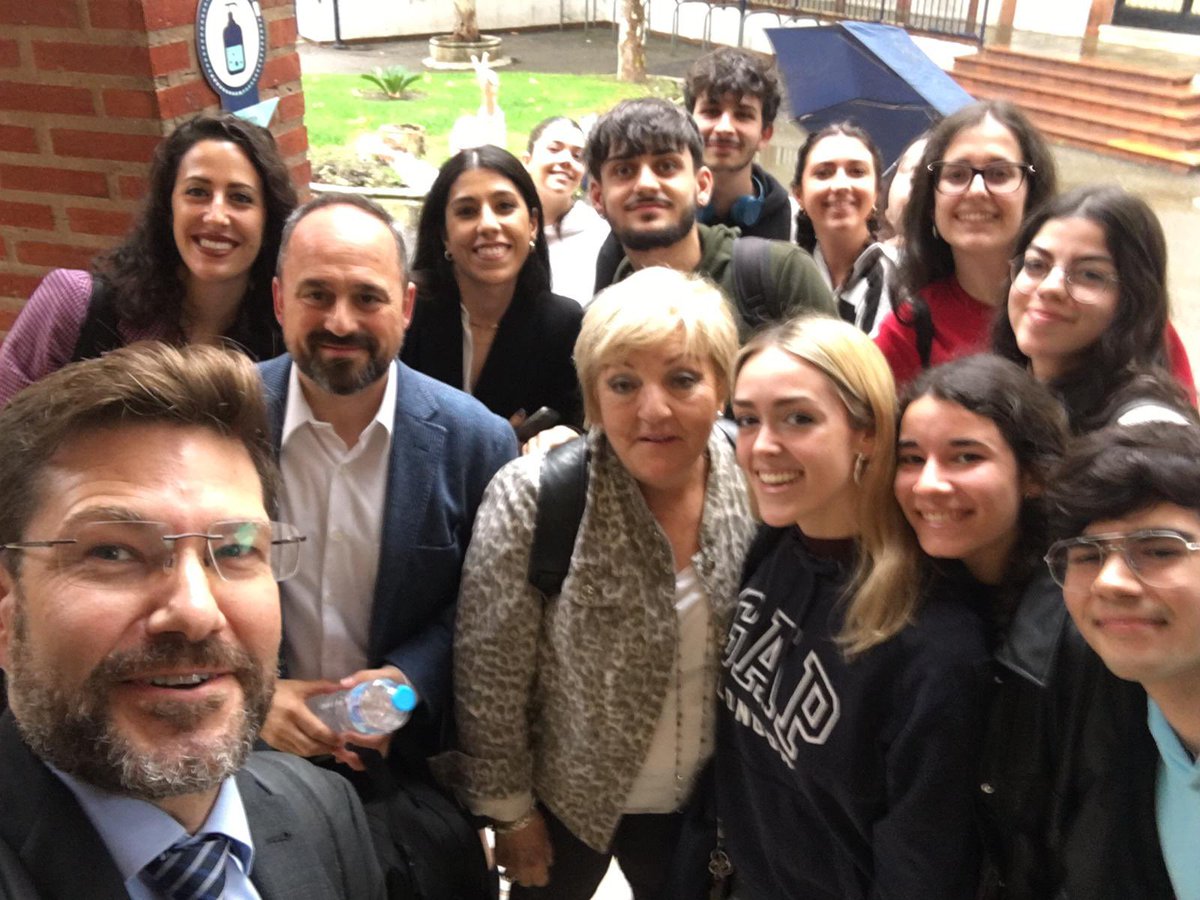 r_chippirras's tweet image. Ayer, desde B&amp;amp;CH, tuvimos el placer de estar en #Córdoba, en la Universidad #Loyola, en su semana del #emprendimiento, hablando sobre emprendimiento criminológico, junto a Manuel Fanega, Laura Pascual y Victoria Galiot