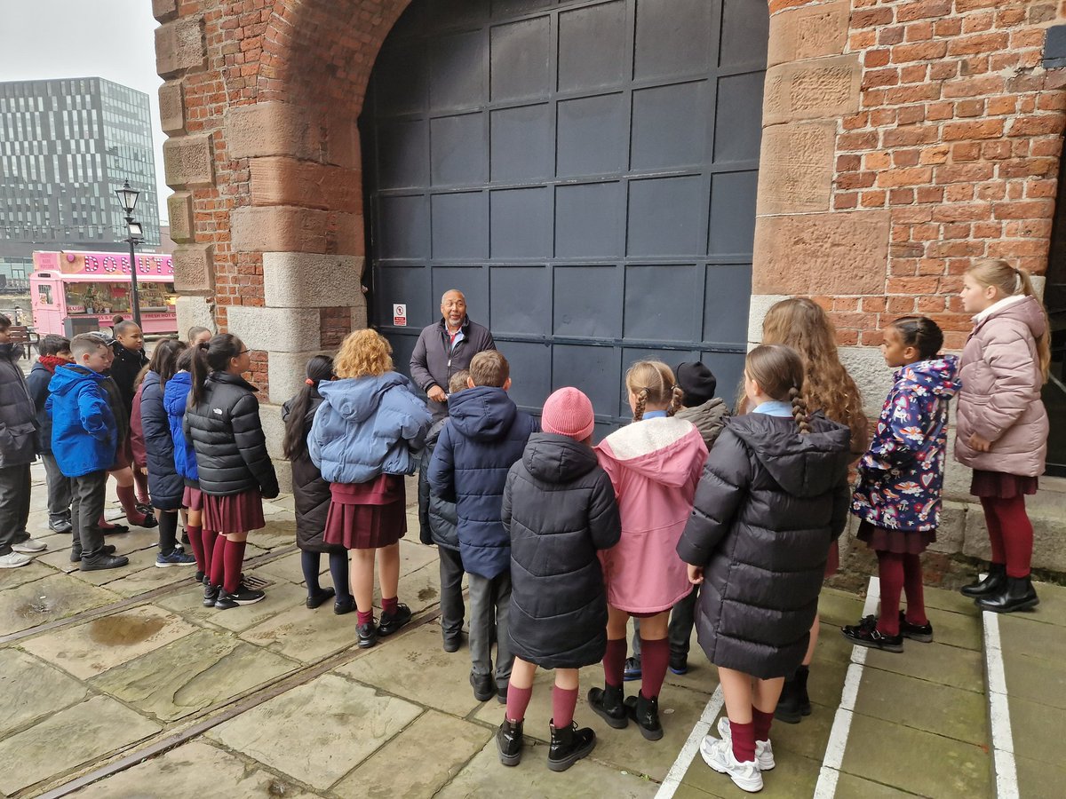 wowfest's tweet photo. Brilliant morning with Yr 6 students from @svpliverpool on the Eric Lynch Memorial Walking Tour! @GranadaReports also came along to film 🎥 🚶‍♀️🙌 https://t.co/Wd5kxlOdCF
