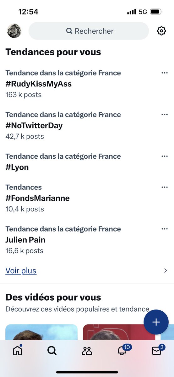 AvocatduPeuple's tweet photo. Question : ce soir à minuit, combien compterons nous de #RudyKissMyAss ?
Je me lance : 255k https://t.co/Yfx1avxjoN