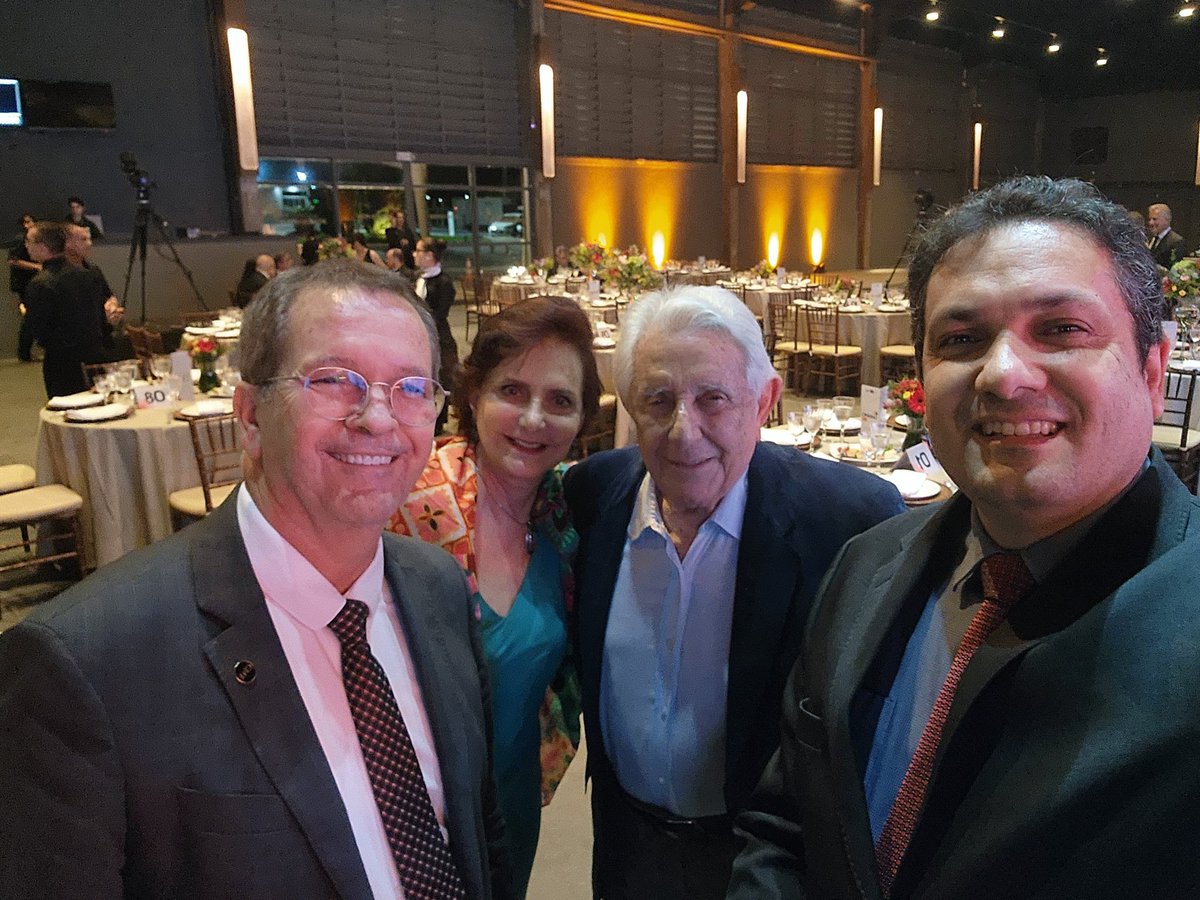 Prof_AndersonC's tweet image. Ontem fui a um jantar com o ex-aluno do ITA mais velho, aos 99 anos de idade. Já me convidou para sua festa de 100 anos. 

Fernando de Mendonça nasceu no Ceará e foi o criador do INPE, órgão que faz o controle do desmatamento na Amazônia por satélite.