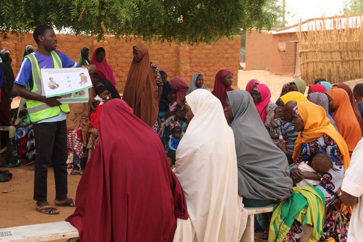 CHABASH_NG's tweet image. #WhatWeKnowBest

Introducing water 🥛and semi-solid food 🥣after the first 6months of childbirth promotes the child's health. Be part of the campaign

#ComplementaryFeeding
#NutritionForAll
#Chabash
#BridgingTheGap