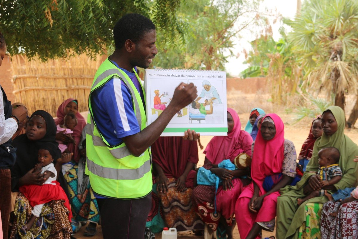 CHABASH_NG's tweet image. #WhatWeKnowBest

Introducing water 🥛and semi-solid food 🥣after the first 6months of childbirth promotes the child's health. Be part of the campaign

#ComplementaryFeeding
#NutritionForAll
#Chabash
#BridgingTheGap