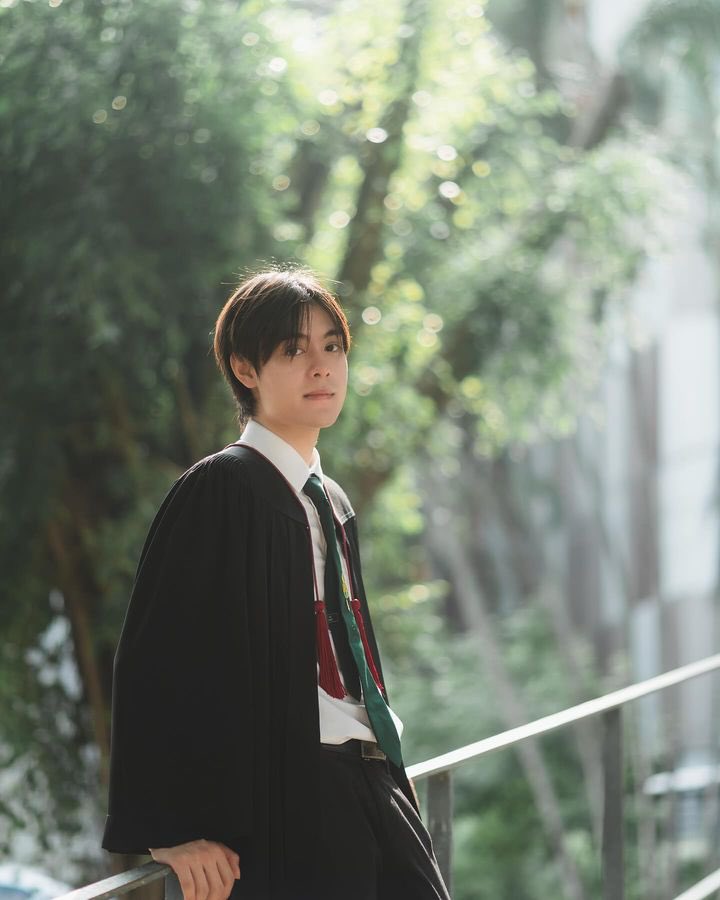 kusexyboy's tweet photo. #Congratulations 💚🧑🏻‍🎓🎊
-แซน
IG : sandsandsandd 
#วิศวกรรมศาสตร์ #บัณฑิต #KU79 
#KUSEXYBOY #บัณฑิตหล่อบอกต่อด้วย https://t.co/IiV6R0QzN9