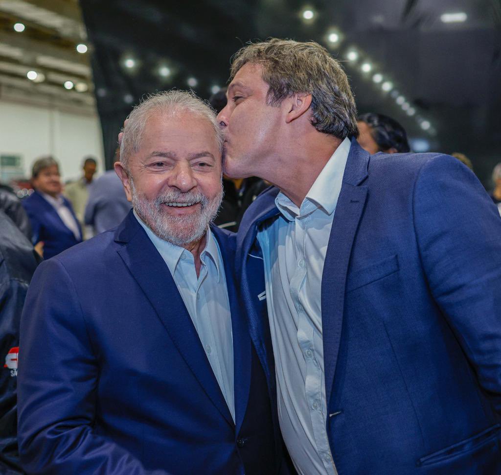 Hoje é dia de celebrar a vida desse ser humano extraordinário que é Luiz Inácio Lula da Silva! Tenho muito orgulho de lutar ao seu lado todos esses anos, você é uma inspiração na luta pela vida do povo brasileiro. Parabéns, presidente Lula. Muita saúde, força e energia pra…