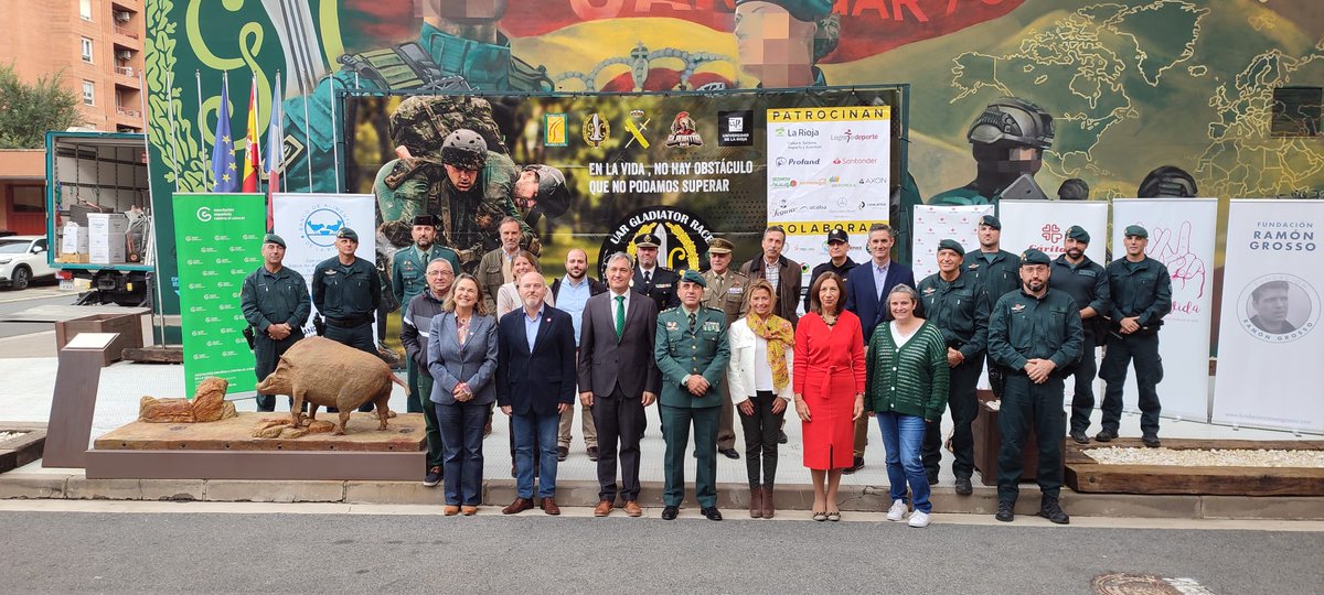 AytoLogrono's tweet photo. 🧗‍♀️🏃‍♀️| #Logroño acogerá una nueva edición del evento deportivo y solidario de la @guardiacivil #UARGladiatorRace, que se celebrará el 23 y el 24 de junio.

🔹La vicepresidenta de @LogronoDeporte, @LauraArrietaP, ha participado esta mañana en el acto de presentación. https://t.co/yQXqn6rtVB