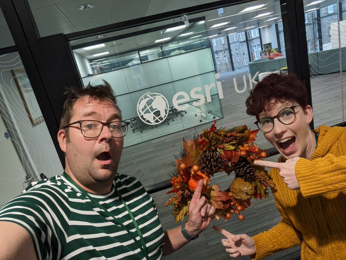 geogologue's tweet image. @Dav1dM0rgan and I very excited to visit the Edinburgh @esriuk office today on route to @SAGTeach conference tomorrow! Come and see us in our workshop &quot;How to build a time machine with a laptop!&quot; #TeachWithGIS