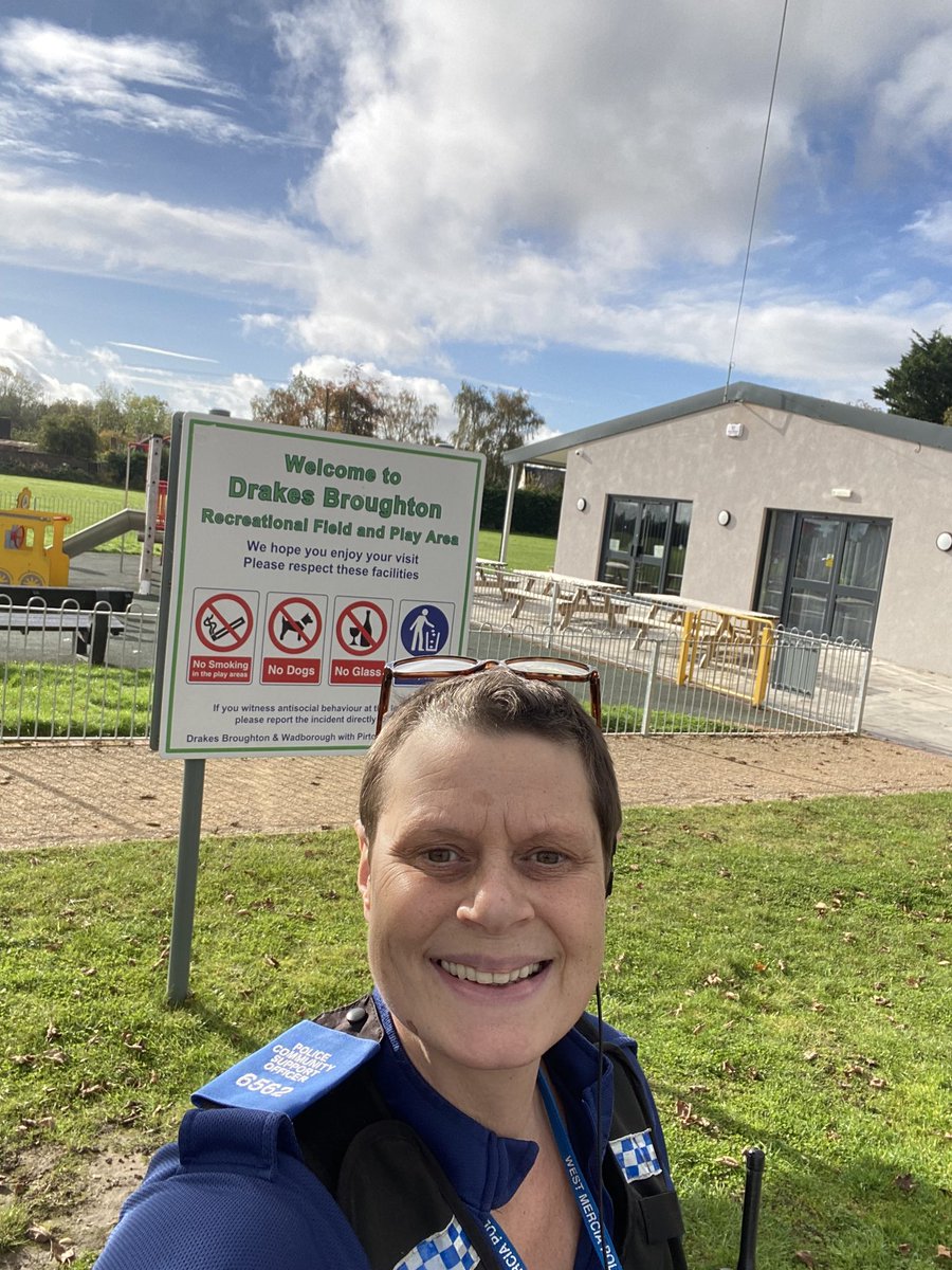 PershoreCops's tweet photo. PCSO Doughty is at Drakes Broughton Village Hall at this present time on foot patrol around the grounds. 
#KeepOurCommunitiesSafe
 #BeingVisible https://t.co/ddn3DkzSIW