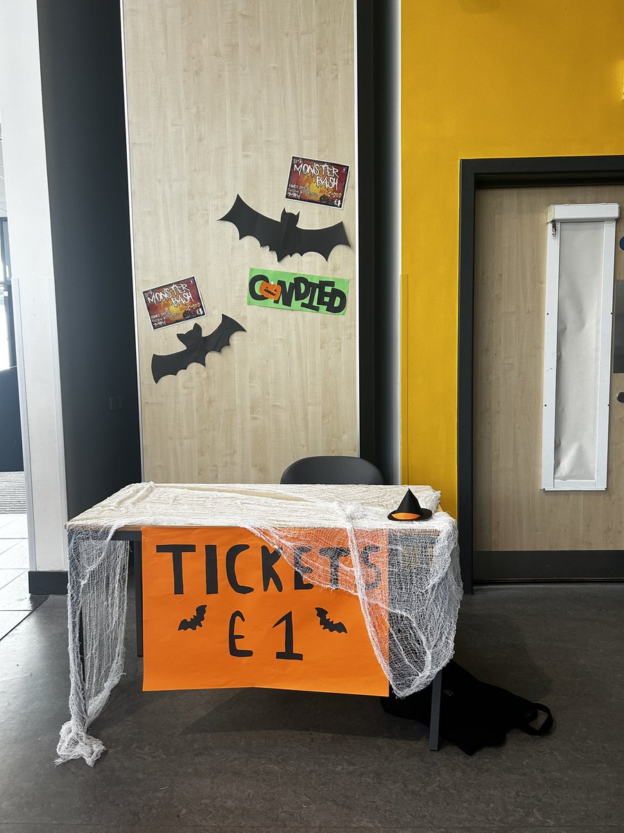 HALLOWEEN MONSTER BASH👻🎃

Remember to get your monster bash tickets for £1 in the joint today at lunch!

Candied will also be providing the tuck shop for the first hour! 🍦