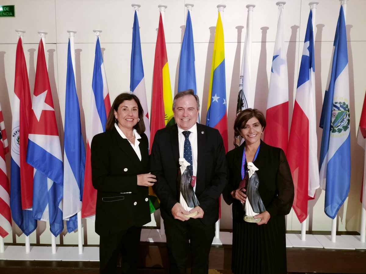 Mesa Redonda 6: “La enfermera de atención primaria y comunitaria como respuesta a las problemáticas de salud prevalentes de las personas y la comunidad”
Modera: Dra. Pilar Espinoza

1.- Dra. Rosa Mª. Galicia Aguilar
2.- Dr. Jaime Alonso Caravaca
3.- Dr. José Ramón Martínez-Riera