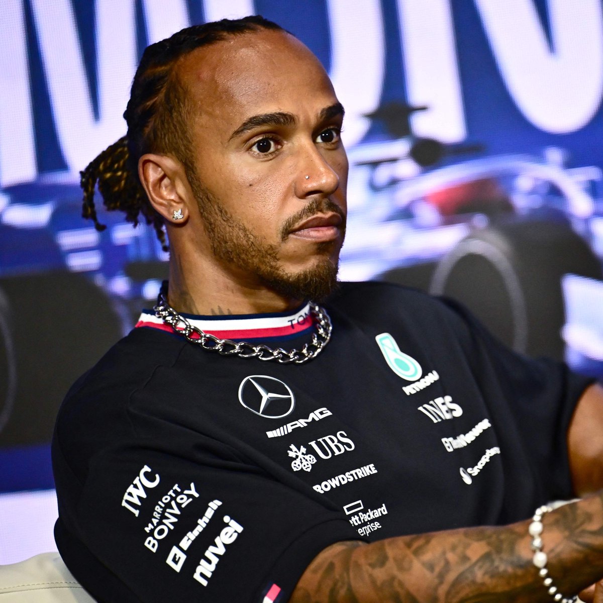 FastestPitStop's tweet photo. Lewis Hamilton on Sergio Perez:

"I don’t think his team have been massively supportive. I wouldn’t say ‘the team’, because there’s a lot of members in a team. 

But there has been one particular spokesperson that has not been really great in helping psychologically."

"If I heard Toto talking negatively about me on the weekends, it would be very tough."

[via Fox Sport Mexico]

#F1 #MexicoGP