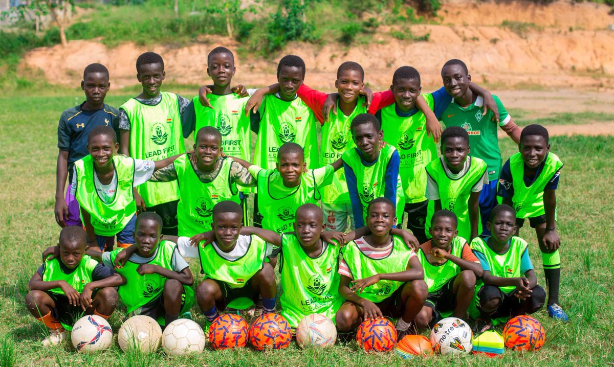 Lead1stAcademy's tweet photo. Changing lives one little girl, one little boy at a time🔥⚽️🫡
#leadfirstacademy #football #soccer #futbol #campnou #lewandowski #pedri #olele #Messi #Ronaldo https://t.co/LIzzBxWs1R