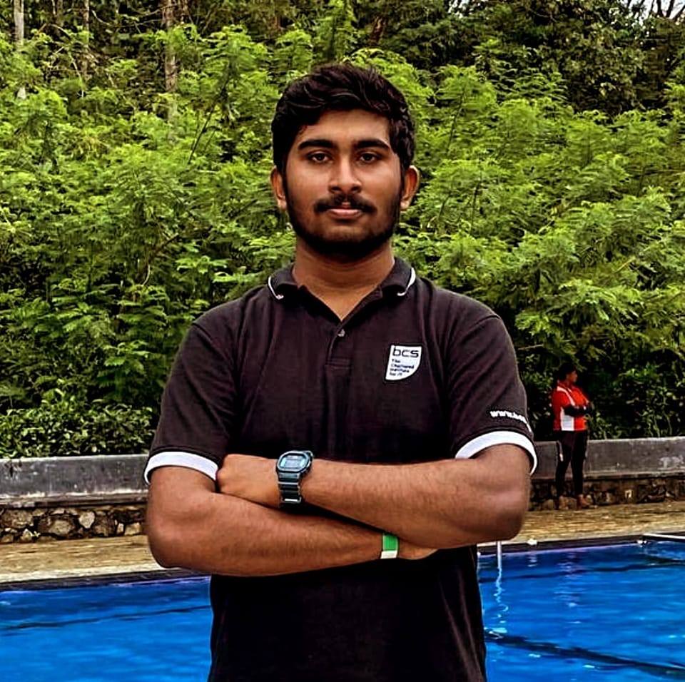 Kythonlk's tweet image. New Dp old pic😂