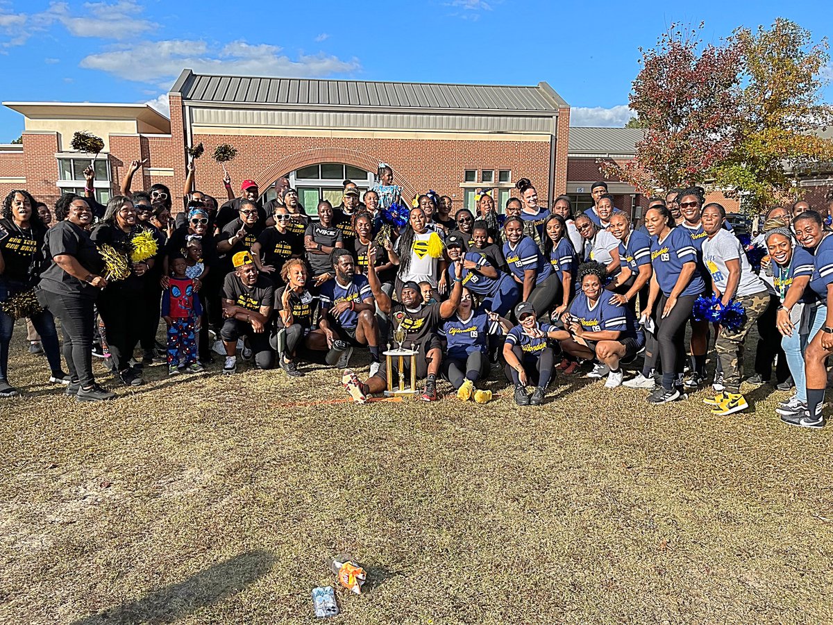 ADNspire's tweet image. Great opportunity to fellowship with other educators! Thank you @ANicoleCanty and the Mustang family for the invite. Win, lose or draw doesn’t matter as the goal was met… Have Fun! Two schools, but one great time. Until next time 🫶🏾👌🏾 @CampbellES_FCS @CESMustangs1