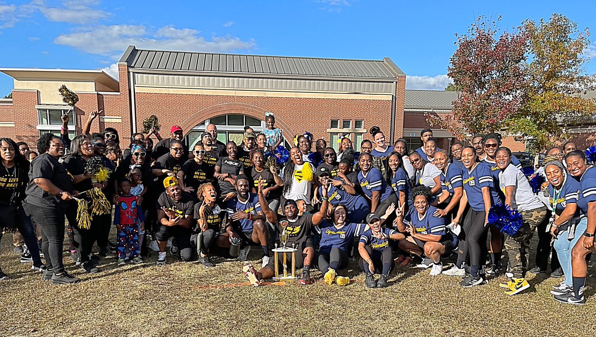 Arthur Davis (@adnspire) on Twitter photo Great opportunity to fellowship with other educators! Thank you <a href="/ANicoleCanty/">A. Nicole Canty</a> and the Mustang family for the invite. Win, lose or draw doesn’t matter as the goal was met… Have Fun! Two schools, but one great time. Until next time 🫶🏾👌🏾 <a href="/CampbellES_FCS/">Campbell Elementary</a> <a href="/CESMustangs1/">Cliftondale Elementary School</a> Great opportunity to fellowship with other educators! Thank you <a href="/ANicoleCanty/">A. Nicole Canty</a> and the Mustang family for the invite. Win, lose or draw doesn’t matter as the goal was met… Have Fun! Two schools, but one great time. Until next time 🫶🏾👌🏾 <a href="/CampbellES_FCS/">Campbell Elementary</a> <a href="/CESMustangs1/">Cliftondale Elementary School</a>