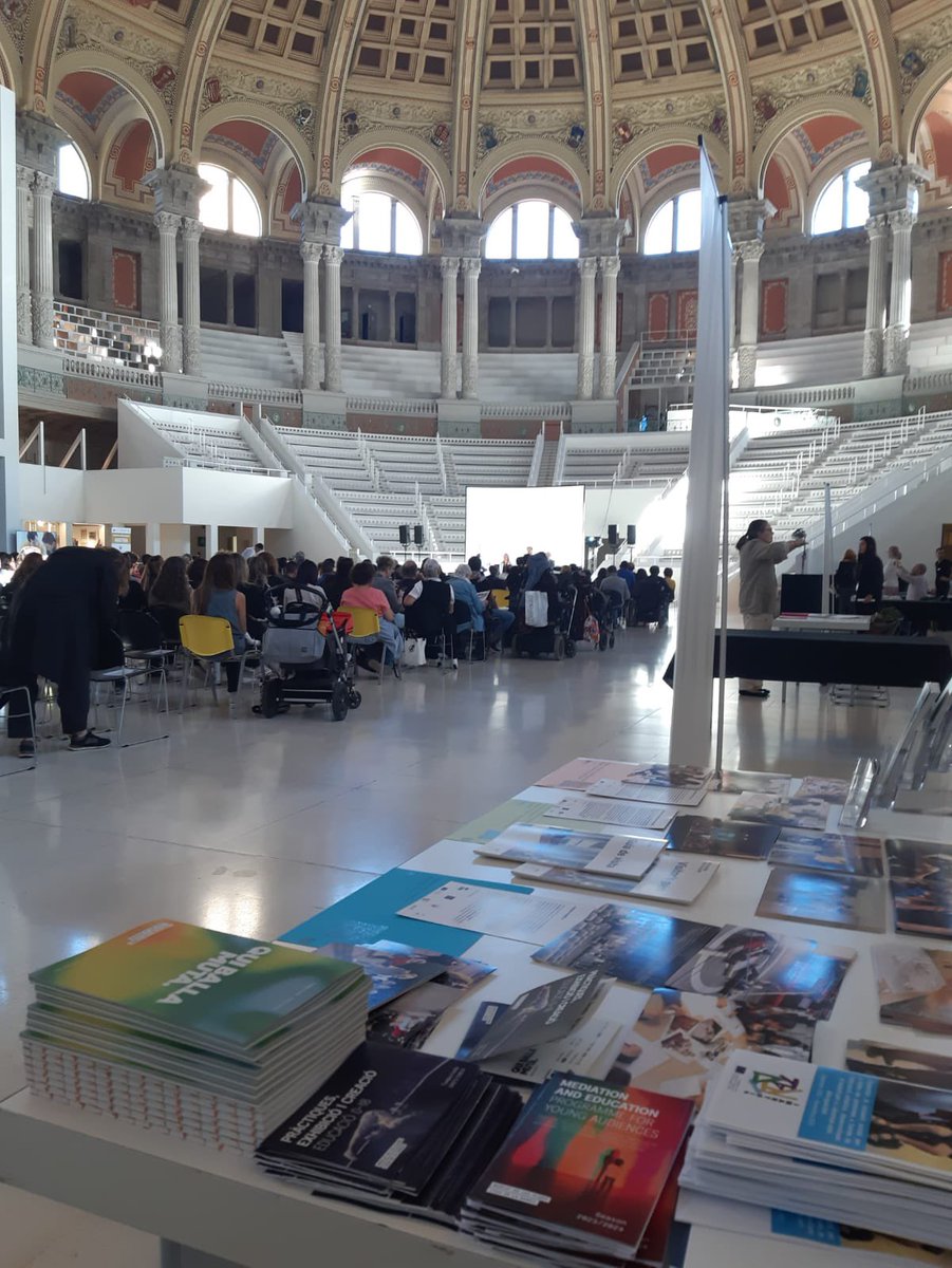 mercatflors's tweet photo. Avui té lloc al @MuseuNac_Cat la jornada de presentació dels resultats del projecte #INARTdis, coordinat per la @UABBarcelona

La iniciativa ha fomentat la col·laboració de persones amb i sense discapacitat per dur a terme creacions artístiques conjuntes.

https://t.co/sSiNeWE3Bl https://t.co/CoheUzJIAX