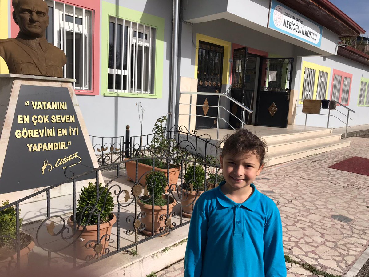 4/A sınıfı öğrencisi  Eslem Nur ERMİŞ 29 Ekim Cumhuriyet Bayramı kutlama etkinlikleri kapsamında düzenlenen resim yarışmasında Çaycuma’da bulunan 29 ilkokul birincileri arasında İlçe 3.’sü olmuştur. <a href="/hknkadi/">Hakan Kadı</a> <a href="/ismailbas67/">İsmail BAŞ</a> <a href="/caycumailcemem/">Çaycuma İlçe Milli Eğitim Müdürlüğü</a> <a href="/ZonguldakMEM/">Zonguldak İl Millî Eğitim Müdürlüğü</a> nebiogluilkokulu.meb.k12.tr/icerikler/muht…