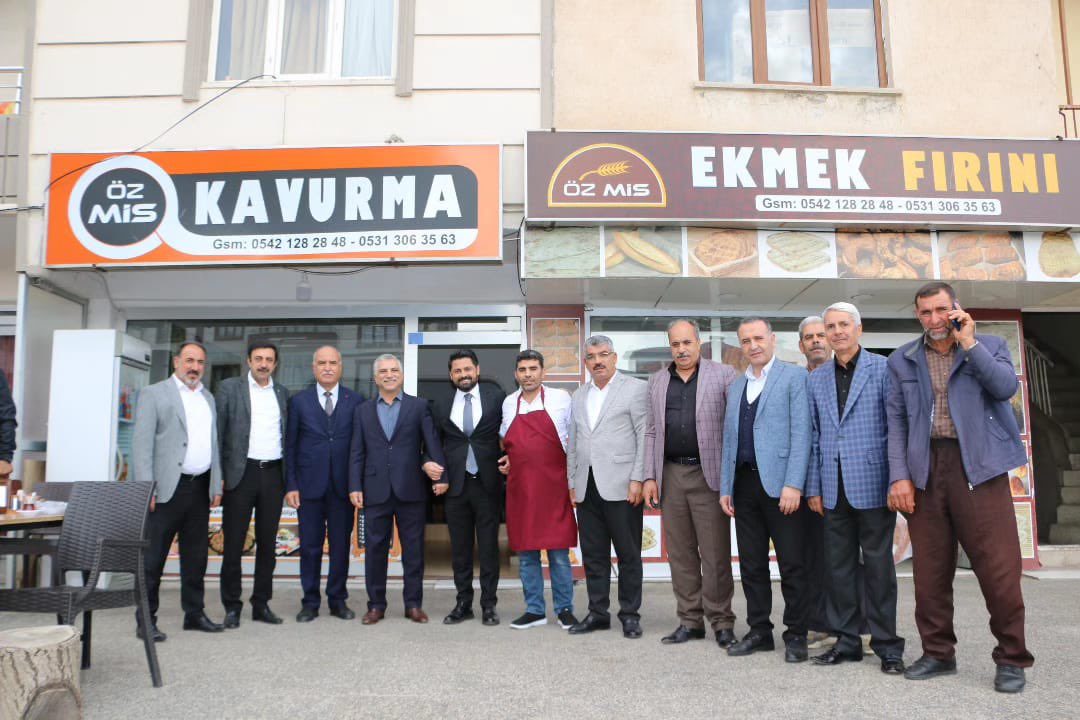 Önceki dönem İl Başkanımız sn.<a href="/hsaglar/">Haşim Sağlar</a>’ı iş yerinde ziyaret ettik.Değerli Başkanımıza kolaylıklar dilerim.Akparti vefanın partisidir.Partimize emek veren bütün yol ve dava arkadaşlarıma çok teşekkür ederim. 

<a href="/RTErdogan/">Recep Tayyip Erdoğan</a> <a href="/_cevdetyilmaz/">Cevdet Yılmaz</a> 

<a href="/FeyziBerdibek1/">Feyzi Berdibek🇹🇷</a>