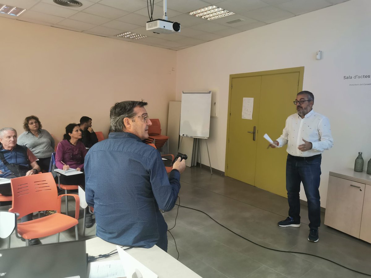 LEADERdelCamp's tweet photo. Avui ha quedat constituït el #LivingLab4ClimateChange del projecte @lifeeCOadapt50 al #CampdeTGN

El President del Consorci, en @Marti_Barbera ha assenyalat la importància de projectes que treballin per un medi rural més adaptat al canvi climàtic. 

@arcaruralcat @agriculturacat https://t.co/b9Obovemn9